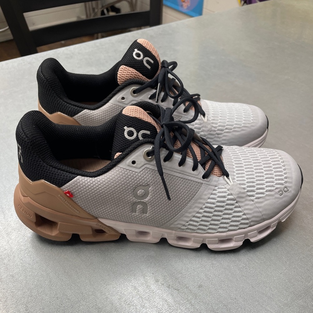 BRAND NEW ON CLOUD 7.5